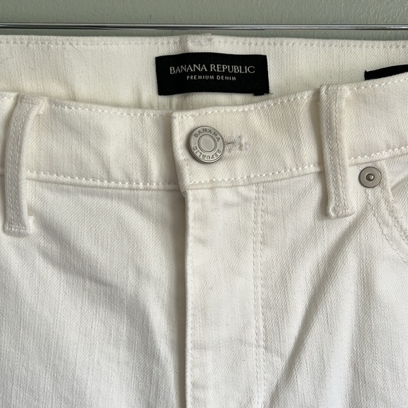 NWOT Banana Republic white raw hem girlfriend jeans size 29 - Picture 2 of 5
